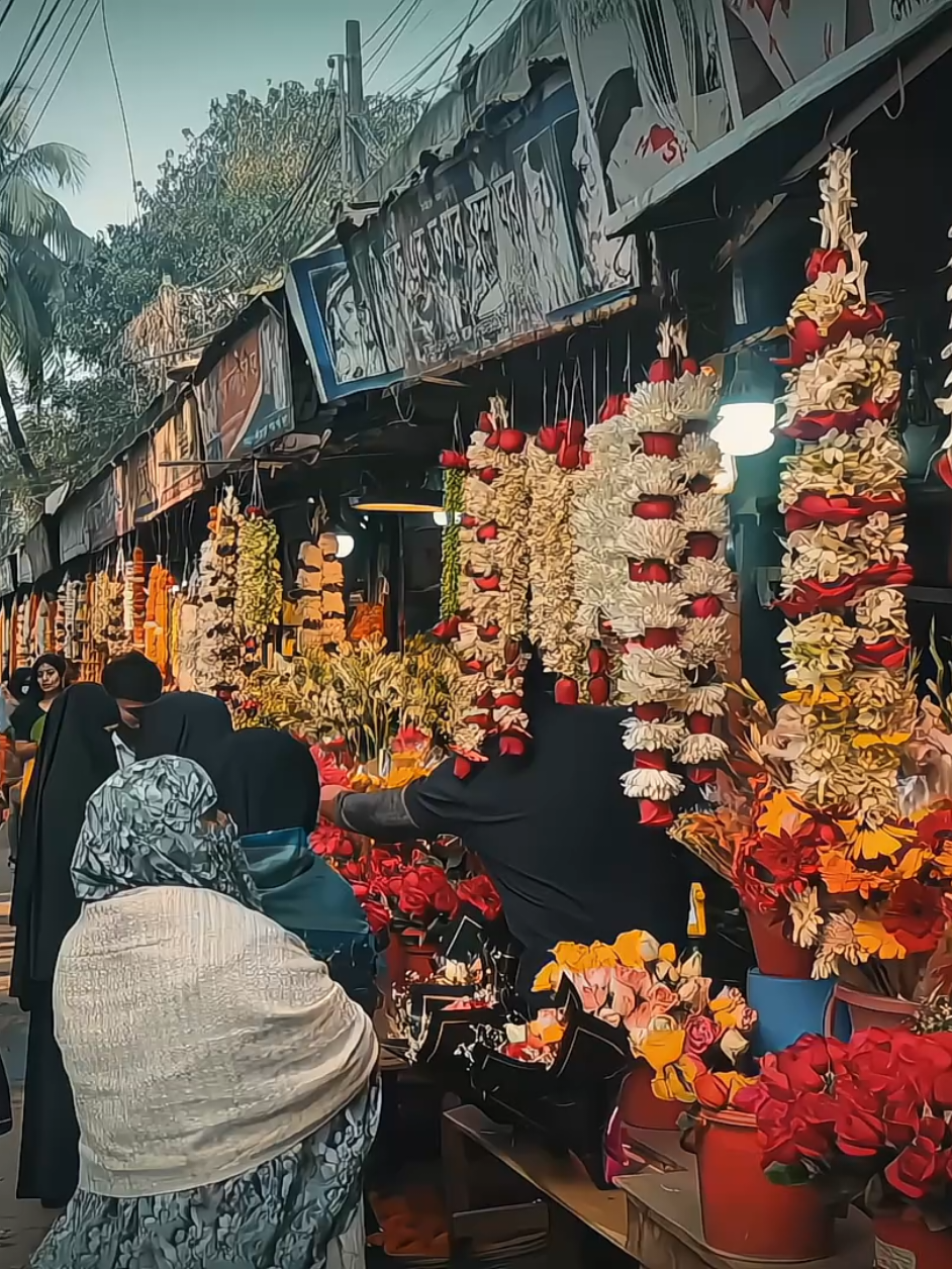 কাকে কিনে দিতে চান ফুলগুলো?🫶❤️‍🩹🌸 || ফুল বাজার, বগুড়া || Cinematic Videography 🎬 . . . . . . . . . . #foryou #tiktok #viral #video #foryoupage #edit #team_of_fx #cinematic #videography #fyp 