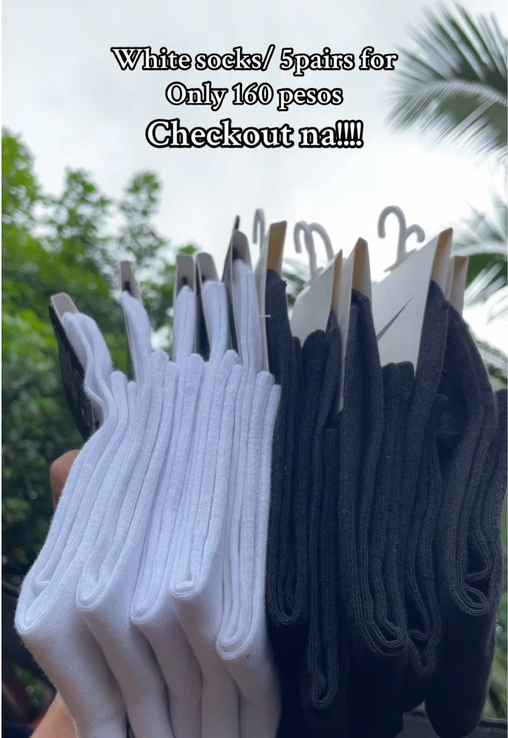 White socks for basketball, men and womens, 5pairs for only 160pesos!!!! Check out na!!!#whitesocks #basketball #tiktokaffiliate #trend #checkthisout 