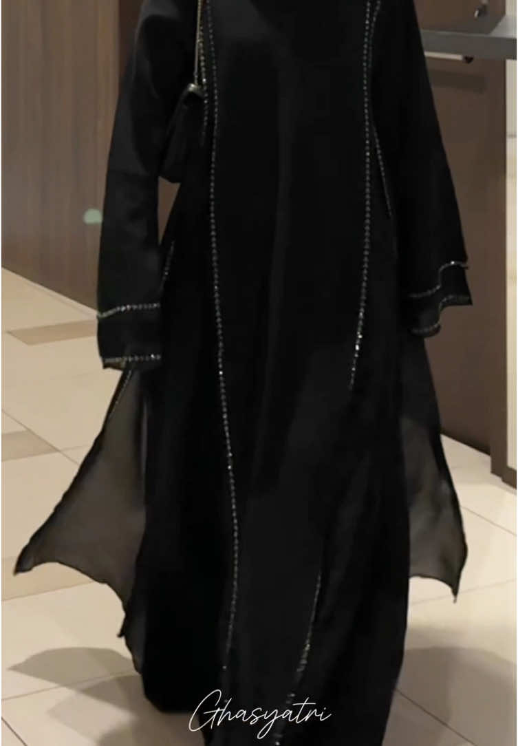 Si Zavier yang ditunggu tunggu ready lagiiiiii, buruan warrr! 🥰💕#abaya #fypシ゚ #fyppppppppppppppppppppppp #yalili #abayaturkey #abayastyle#abayahitam #ghasyatri #zavierabayaa 