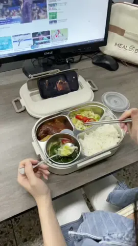 Tempat bekal makan siang lunch box stainless steel 4 sekat. Wajib punya nih... #lunchbox  #lunchboxforkids  #lunchboxes  #lunchboxstainless  #lunchboxstainlesssteel  #lunchbox4sekat  #tempatbekal  #tempatbekalmakan  #tempatbekalantitumpah  #tempatbekalsekolah  #tempatbekalmakanan  #wadahbekal  #kotakbekal  #kotakbekalanak  #kotakbekalantitumpah  #kotakbekalmakanan 