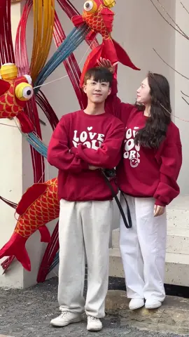 Tết về tặng j cho ny nhỉ 🧧😋 Hãy để chiếc áo Sweater đôi với thông điệp đầy ý nghĩa ( LOVE YOU MORE ) thay cho lời bạn muốn nói🎁🧧 #fredostudio #xuhuongtiktok #sweater 