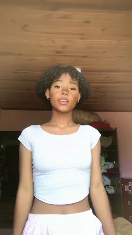 #tiktokmalagasygirl🇲🇬 #fypシ゚viral🖤tiktok #pourtoiii hafatra kely ho antsika rehetra 😌😌