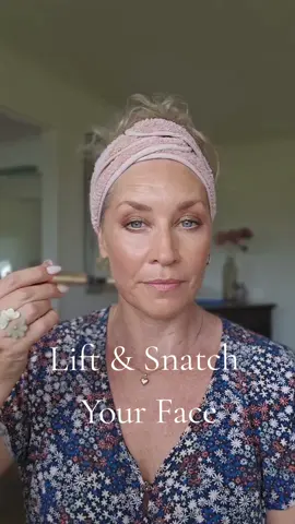 Just creating some lift in my face using the @MCoBeauty Highlighter Pen followed by the @Holme Beauty Empowder Setting Powder medium dark #facelift #snatch #fyp #maturemakeuptips #over40makeuplooks #makeuptips #easymakeup #facesnatch #makeuphacks #agepositive 