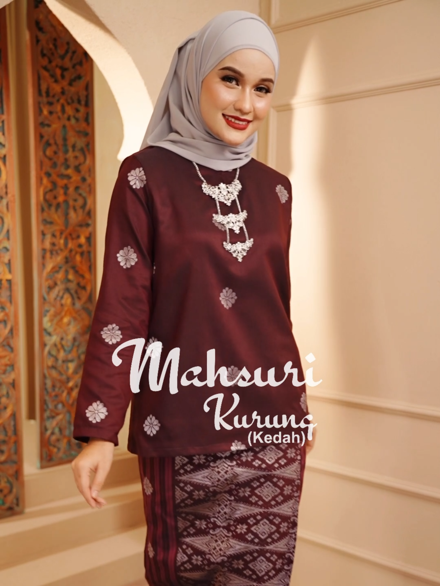 Terpesona oleh keindahan detail pada Kurung Songket Mahsuri ini. Setiap motifnya menyimpan cerita dan makna yang mendalam. ✨ • Cutting Kurung Kedah. • Span dibahu • Corak Bunga Tabur Klasik • Corak Kepala Songket • Kain Songket Berjalur • Getah Separuh Dibahagian Pinggang • 100% Songket Tenun Available di Online Platform sahaja Normal Price: Rm260 Special Launching price: Rm149 (Limited time only!!) #KurungSongketMahsuri #MemoriTerindah #RayaPenuhMakna #TradisiBerseri #raya2025