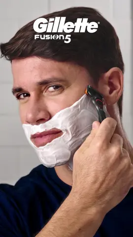 Transform your grooming ritual and enhance your style, with the #GilletteFusion5 🪒.