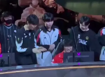 Không hổ là team anh F, sơ hở là vỗ tay =)))) #chovy #ktBdd #faker #bnkvicla #lckkickoff2025 cre: aeioukakiku