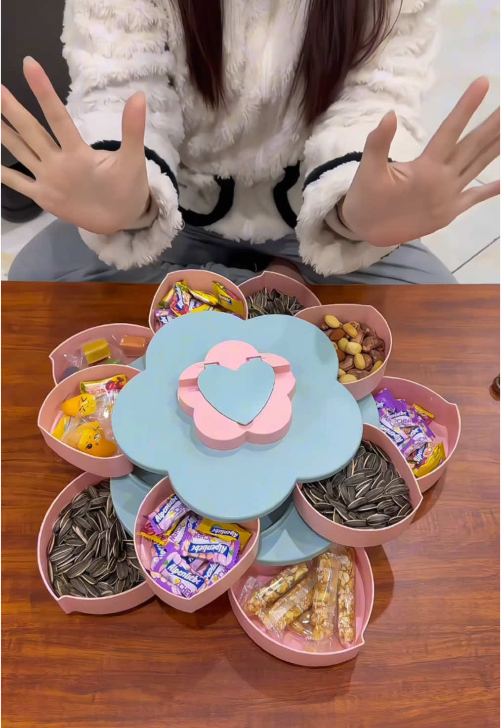 Khay đựng bánh kẹo xoè hoa 10 cánh siêu đẹp #khaydungmuttet #khaydungbanhkeo #khaymutxoay #khaymut2tang #tet2025 