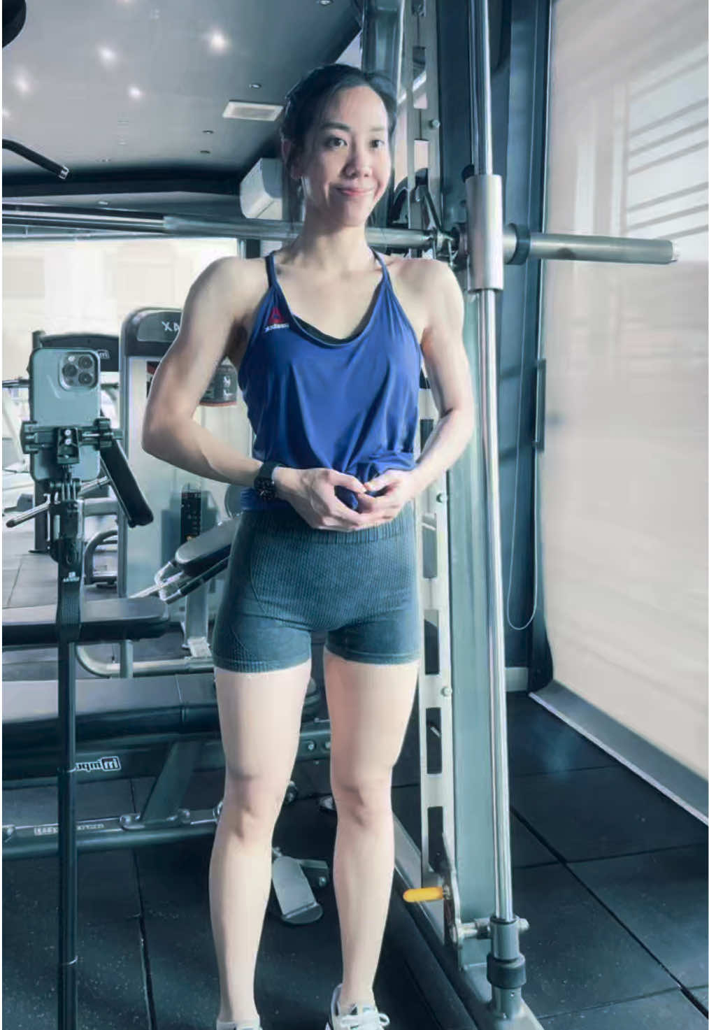 มั่นใจในตัวเองเข้าไว้ ถ้าคิดว่าทำได้ เราก็จะทำได้‼️ วันนี้ squat ได้ 60 kg. ฮะ 🦿 #เวทเทรนนิ่ง #สร้างกล้ามเนื้อ #ลดไขมัน  #ผู้หญิงชอบออกกําลังกาย #squat  #GymTok #Fitness #thefactoryfitnesssungaikolok #CapCut 