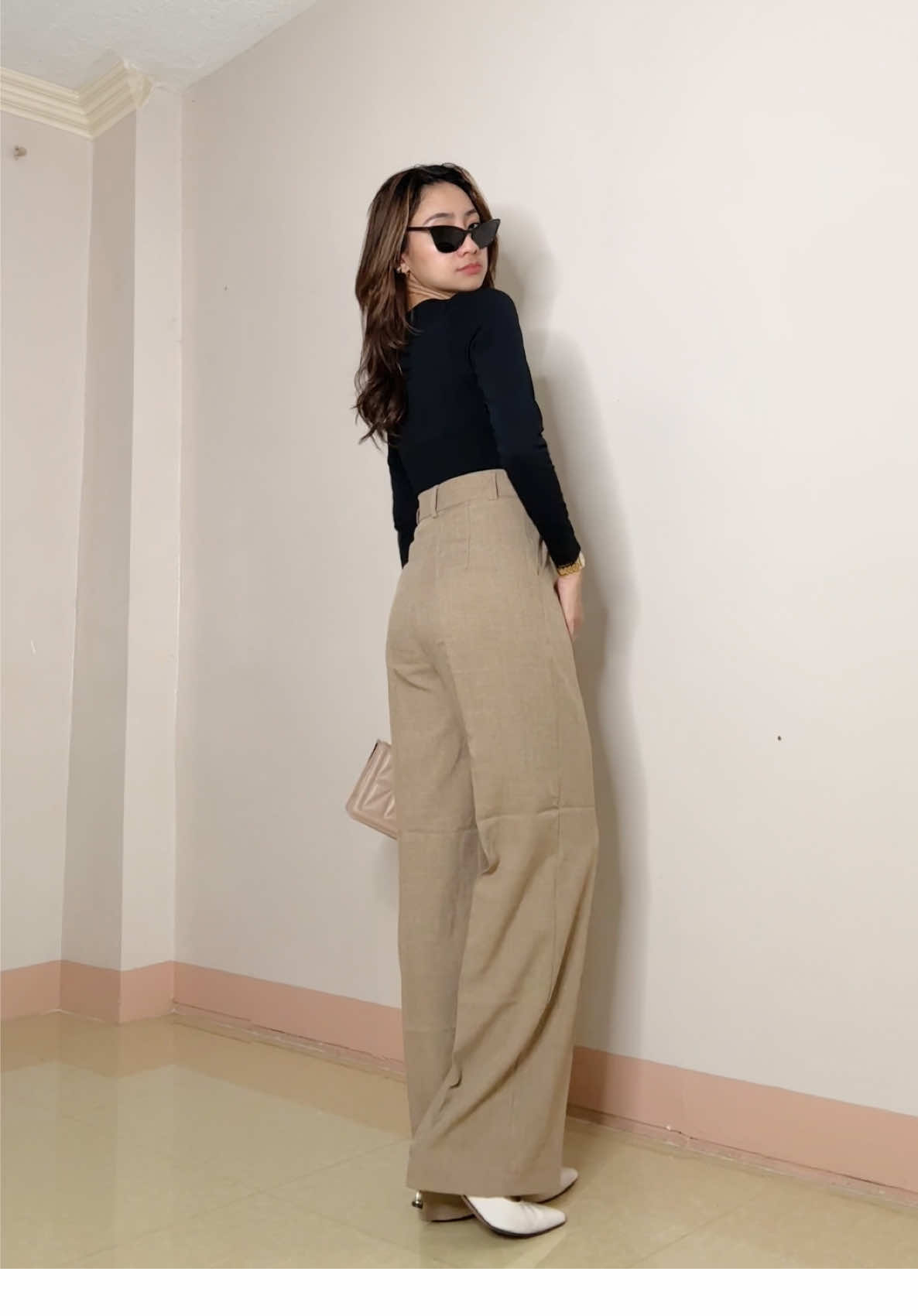 Hindi ko kinaya yung quality ng trousers na to! #fyp #OOTD #tiktokshop #shopintiktok #tiktokshopfinds #tiktokshopfinds #TikTokShopFashion #fashionstyle #tiktokootd #trouser #trouserforwomen #trouseroutfitideas #tiktokootd 