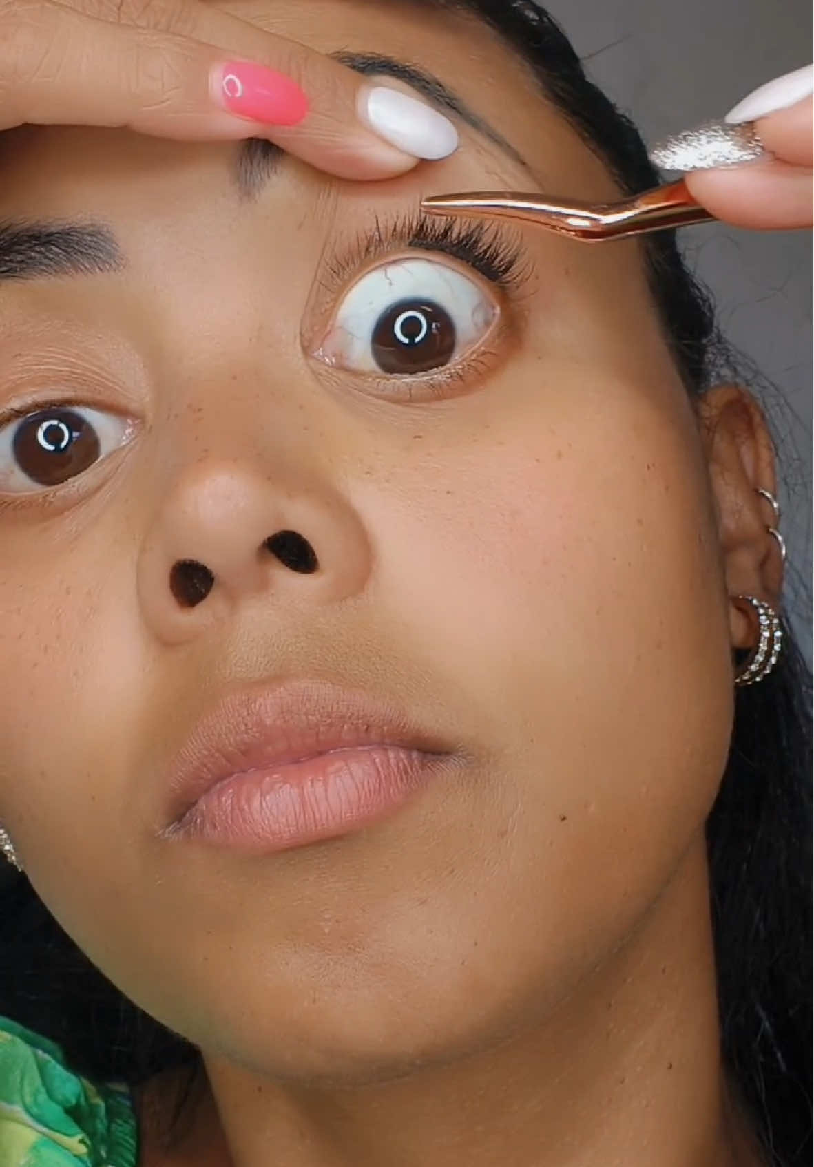 Keeping it short and chic with our 10mm natural lashes—perfect for that ‘I woke up like this’ vibe. 🌸✨ For the minimalist queens who love a hint of glam—10mm natural lashes are your go-to. 🌿💖 #KeepItSimple #NaturalVibes #DIYLashes #lashxtend #lashessouthafrica #diylashessouthafrica #LashLikeAPro #diylashes 