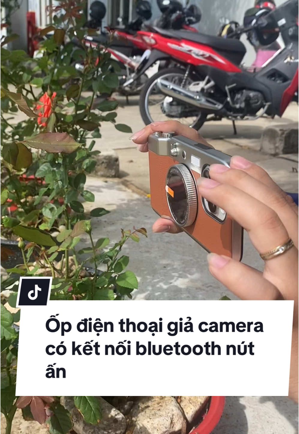 Ốp điện thoại camera độc là , thiết kế giống camera có nút ấn chụp ảnh kết nối bluetooth #opdienthoai #opdienthoaidocla #opdienthoaicamera #dienthoaidanang #LearnOnTikTok 