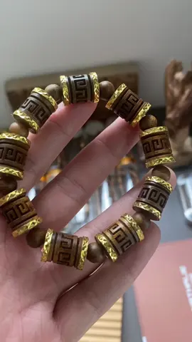 Vòng trầm hương khắc laze cao cấp#tramhuong #vongtayphongthuy 