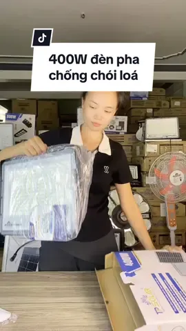 400W đèn pha chống chói chống loá, chiếu sáng xuyên đêm #tiktok #tpsolar #tpsolarvietnam #dennangluongmattroi #quatnangluongmattroi #nangluongmattroi #tampinnangluongmattroi