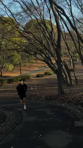 Just running🙌🏽 #Running #runningmotivation #consistency #selfgrowth #success #discipline #hybridathlete 