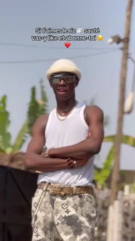 Hey famille suis de retour en mode mbolé 🥲🎭✅🇨🇲🧞‍♂️🔥❤️ j’espère que votre année a bien débuté 😍✨ parce que pour moi c’est nickel 👌🏼 #237🇨🇲 #vues #fyppppppppppppppppppp #deboy #viralvideos #dancechallenge #camerountiktok🇨🇲 #mboler237 #newchallenge #danse #viraltiktokvideo @ELANG CITY🎤🪘🥁🎵🇨🇲 