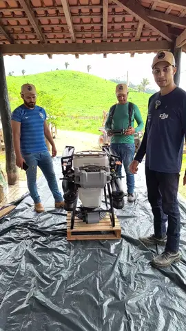 Um vídeo completo com a calibração do tanque dispersor de sólidos do Agras T25!