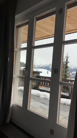 Spend the day with me skiing🎿🇨🇭 #ski #skiing #skiingtiktok #skilife #snow 