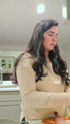 roti jal geyi  #hindifunny #hindicomedy #hindidialogue #hindidialouge #hindidialogues #bollywoodcomedy #funnyvideos #comedyvideos #jaspreet #jaspreet9813 #fyp #foryoupage #foryou #fypage #babu #roti #chanda #tawa #chula 