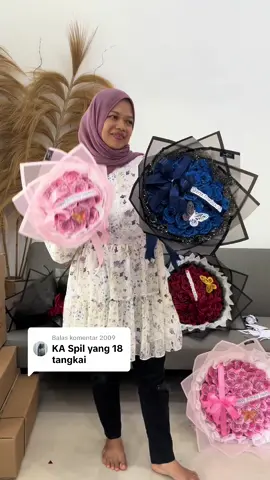 Membalas @2009  18 vs 30 bunga Silahkan bisa co saja kak di keranjang kuningnya atau di showcase ya kak #buketbungapitasatin #buketbungapita #fyp #buketpitasatinmurah #tahunbaru2025 #buketbunga 