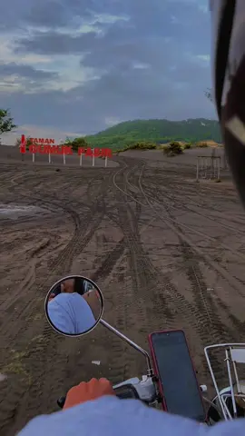 Gakerasa banget ternyata udah hampir 5tahun motor ini membersamai aku dan suami dari pacaran sampai married🥹 Dan bener banget! Setiap perjalanan ada cerita. Entah itu membahagiakan atau tidak. Tapi tetep ada pelajaran yang bisa diambil. Pokoknya banyakk banget cerita🥺 Gak sabar banget mau touring kalo udah dikasih kesempatan buat Bertiga! 🤍❤️‍🩹 