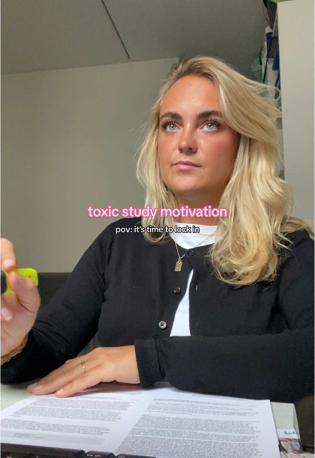 zonder moeite geen voldoendes 🙇🏼‍♀️📈🧠📖🎓#rechtenstudent #rechtsgeleerdheid #vrijeuniversiteit #dagvlog #studytok #strafrecht #vuamsterdam #examens #tentamenweek #blokperiode #examenweek #blok #toxicstudymotivation #studiemotivatie #studymotivation #motivatie #motivation