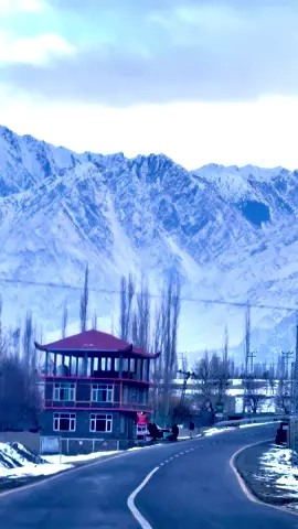Skardu Now a Days ❤️ Weekly Trips ki Details ky lia Insta Ya Whatsaap Pay Rabta Kijyay. Group our Families ky Lia Special offer 4 Seats Book karain 1 Seats Mukammal Free. 8 Din 7 Din 5 Din Hunza Skardu Ky Trips Har Friday Lahore sy Departure Karta ha. #gbtourism #gbtourismclub #gbtc #jumailkhokhar #pakistan #foryoupage #foryoupage #foryou #foryoupageofficiall #skarduvalley #hunza_valley #swat #kashmir #tourism #hazaramotorway #viralvideo #viralclip #all #nature #vehical #sajidsadpara #mountains #skardu #viralreels