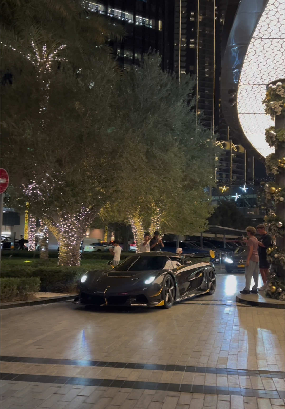 Koenigseggs final boss 😳 #skjall_carspotting #dubai #koenigseeg #jesko 