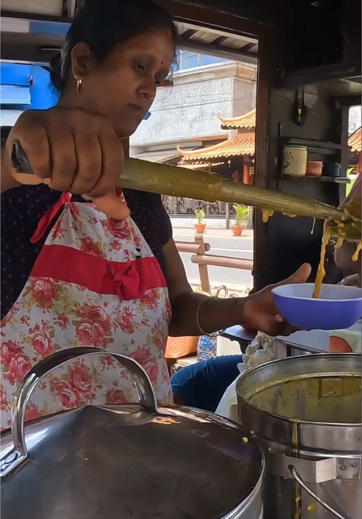 Trying Lamb Haleem in Mauritius 🇲🇺 #streetfood #foryou #mauritius #food #africa #mauritius🇲🇺 