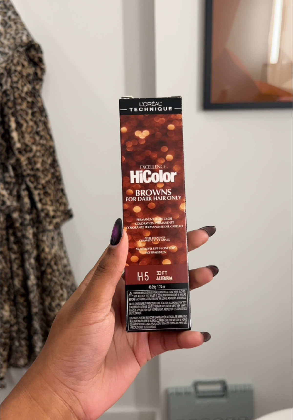 I didn’t show yall but i ended up dying my eyebrows too🤭 I use @L’Oréal Paris hicolor “soft auburn”