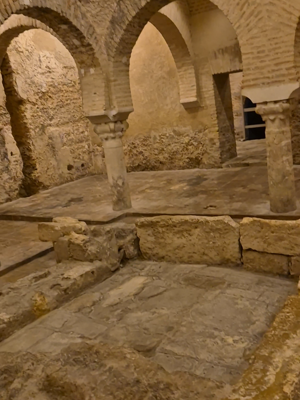 Los Baños Árabes más grandes de Europa.