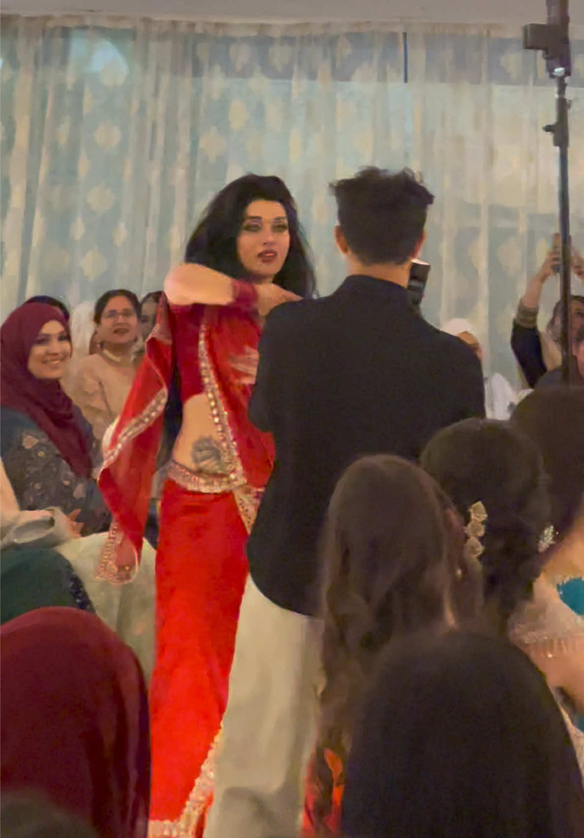 Laila main Laila ❤️ #lailamainlaila #bollywood #mehbdi #mazzdancer #fyp #ukviral 