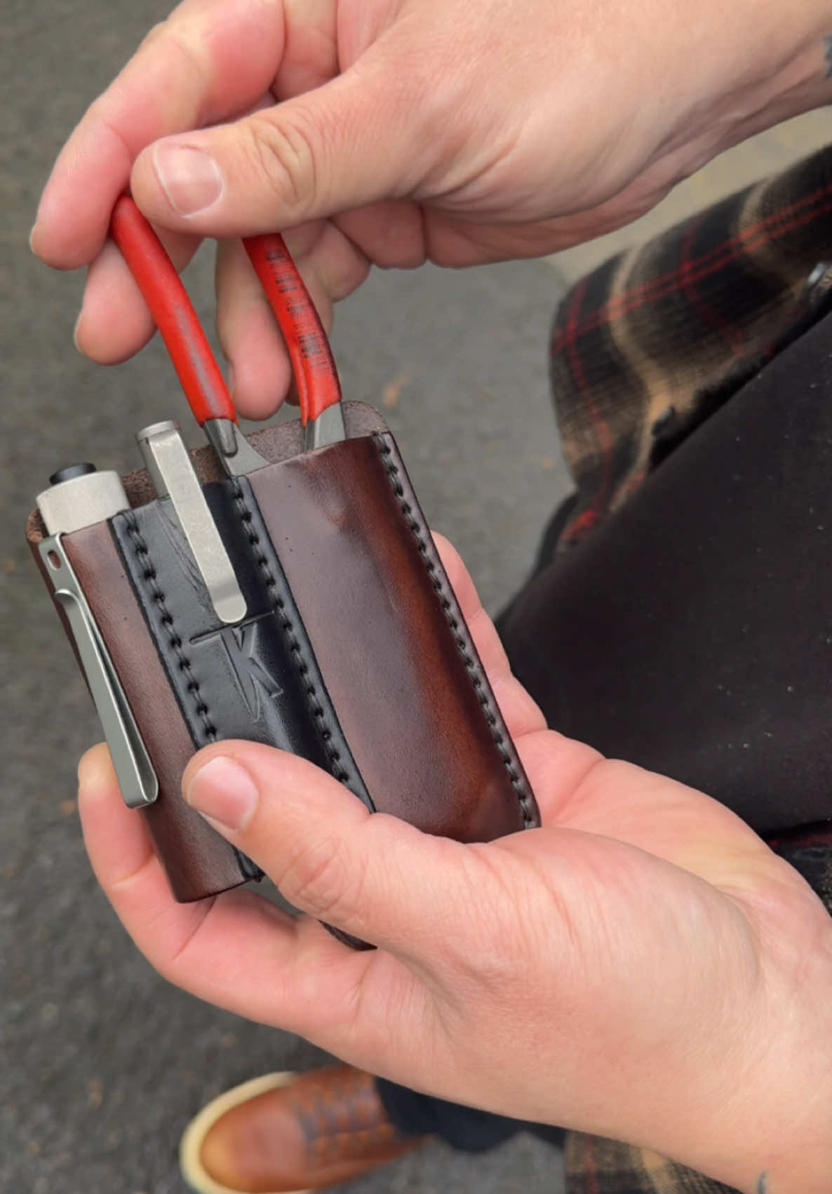 Upgrade your tool carry with our handcrafted leather gear for tool organizers and belts at www.taleofknives.com All leather gear is uniquely handmade one at a time in Oregon, USA #knipex #flashlight #oregon #belt #belts #tool #tools #olight #pliers