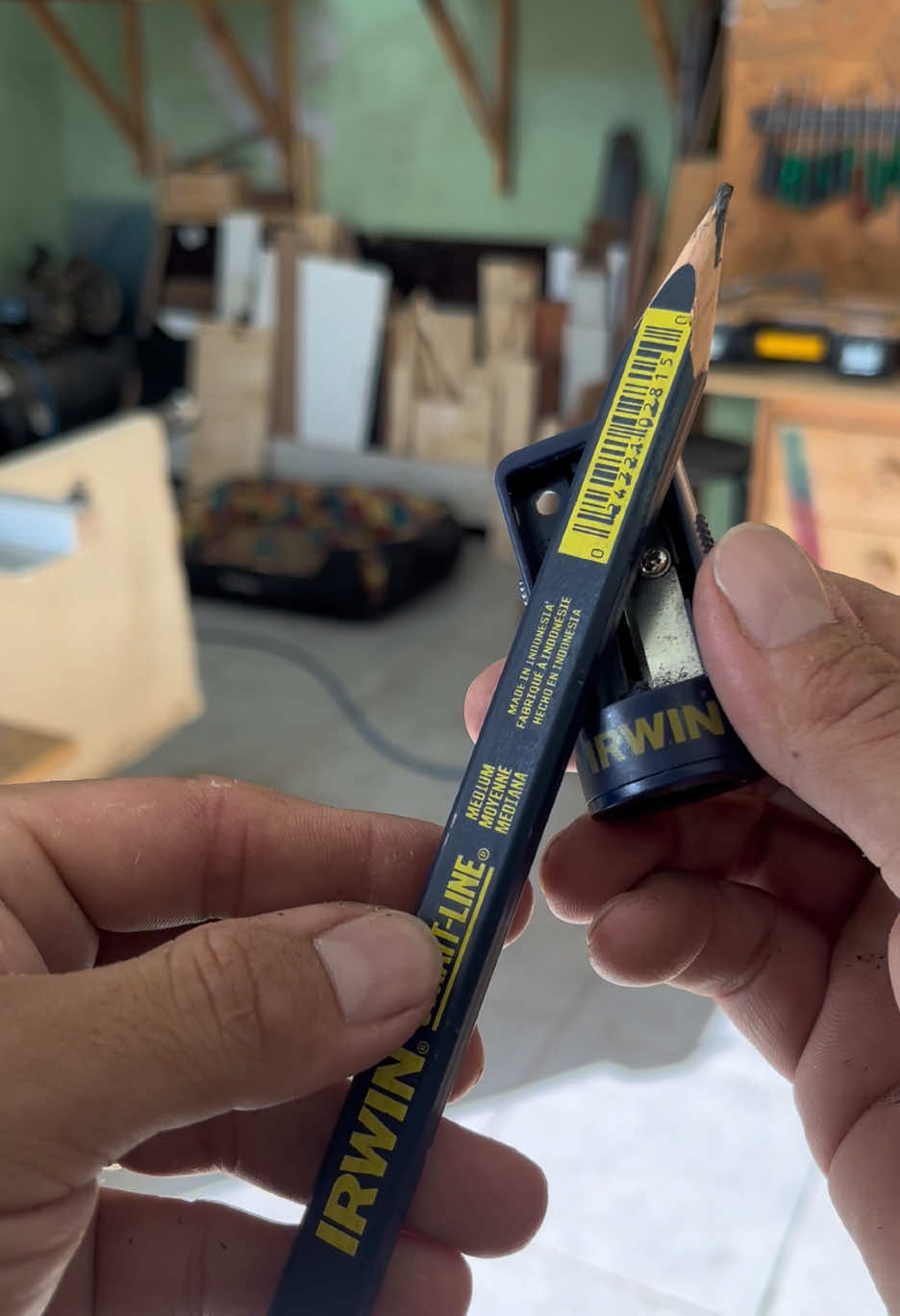 Lapiseira para Lápis ✏️ Strait-line #paletesepinus #lapis #irwinbrasil