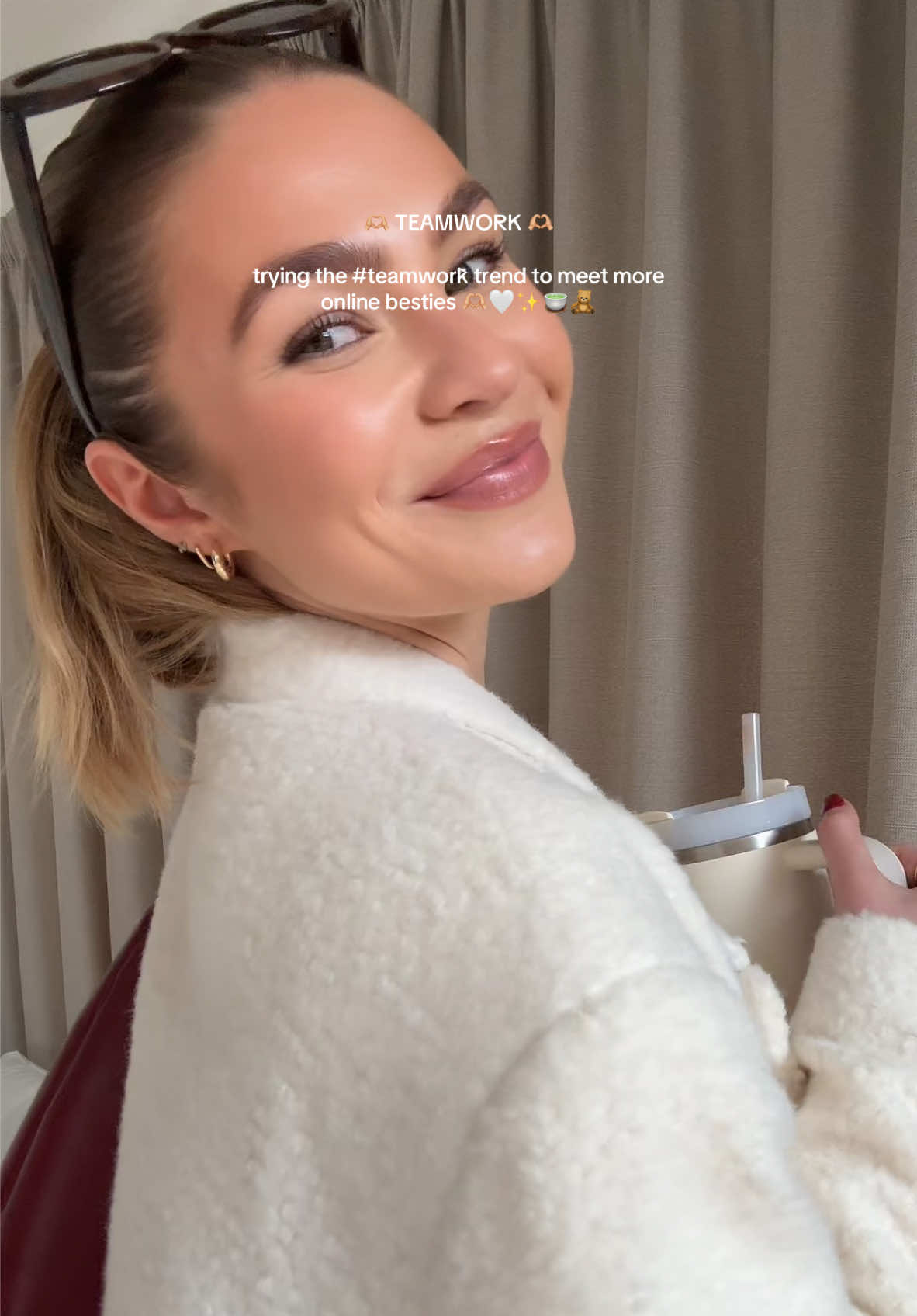 girlies unite 🫶🏼✨ 2025 is the year of making new online besties 🤍🤍🤍 #teamwork #teamworkmakesthedreamwork #teamworkchallenge #girlssupportgirls #stickwiththegirls #teamworktrend #teamworkgirls #contentcreator #contentcreators 