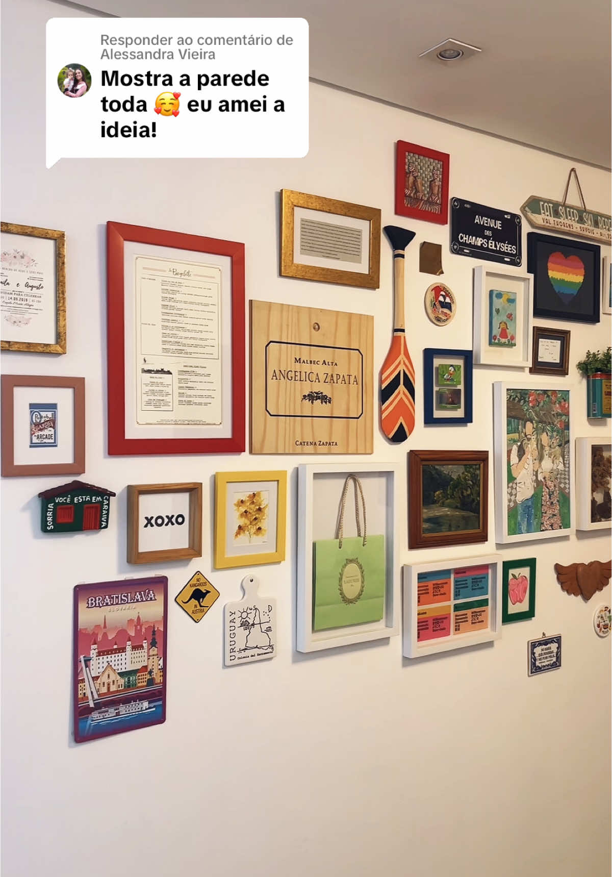 Respondendo a @Alessandra Vieira a minha parede dos sonhos ✨ a meta é encher do chão ao teto! espero que eu possa ter te inspirado 🫶🏼🥹♥️ #arte #DIY #quadros 