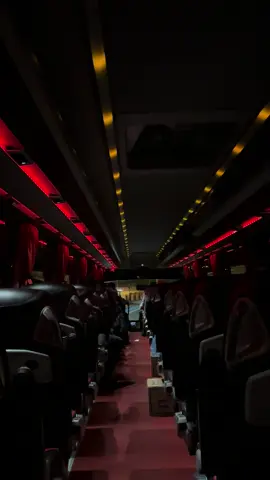 Gece yolculuğu severmisiniz…🌙😍🕊️#gece #yolculuk #otobüs #diyarbakır #yorumla #CapCut #otogar #ortamısalla #kesfet #viral_video 
