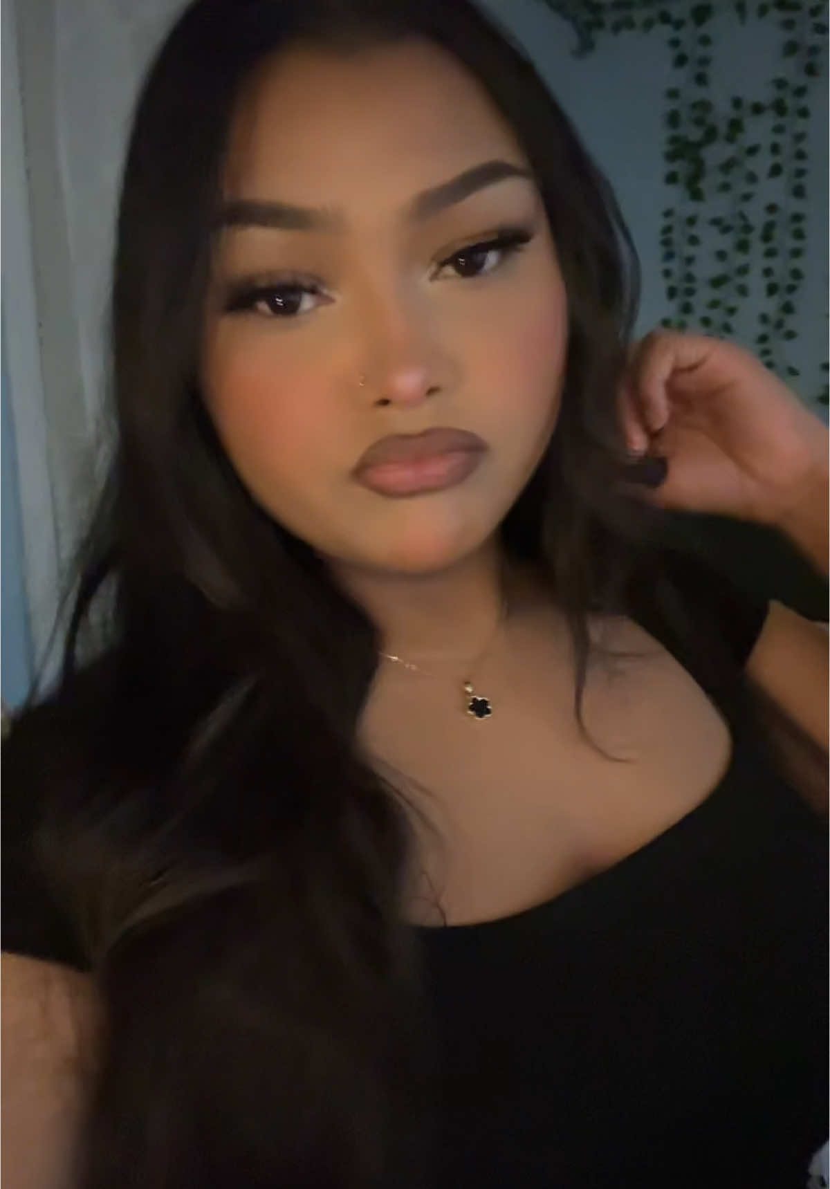 My try on Latina makeup(catfish me😓)  #fypシ #viral #trending #latinamakeup #browngirl #makeuplook 