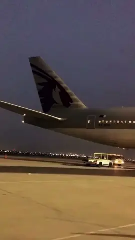 #foryoupage #aviation #trending #viraltiktok #qatarairways #b777300er 