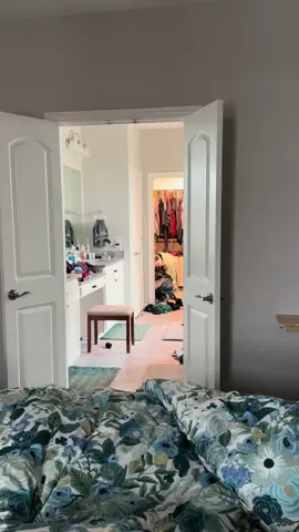 Stitch is always watching  #stitchdot #catsoftiktok #peeping #ignorethemess