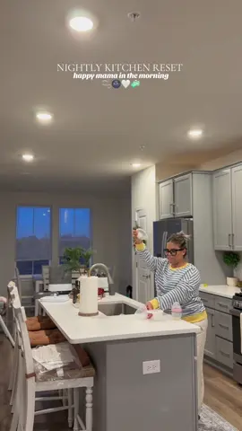 waking up to a clean kitchen🤌🏼🏡💫💞#clean #cleaning #cleaningmotivation #cleaninghacks #cleaningtips #cleaninghouse #limpieza #limpiezaenergetica #limpiezahogar #kitchenreset #cleanewithme #kitcheninspo #cleanhouse #limpia #limpiando #momlife #kitchenreset #latinamom #mommotivation 