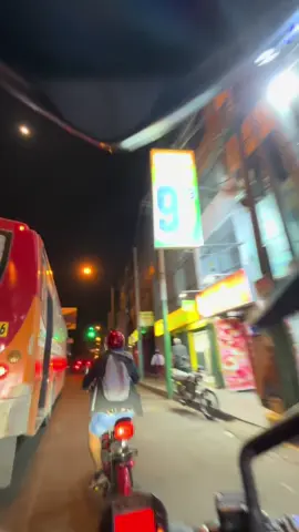 Abre paso al chamo de la duke cueeek⚔️🥷🏼⚔️#limaperu🇵🇪 #humor #ktmlover #bikelife #ktmduke250 #ktmduke390 #odioso #drilococo🐊🤣 #fyp #ktm #sapos🐸 