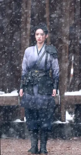 Hoà Yến đứng gác giữa trời tuyết ở Hoành Điếm 🥰 #zhouye #chauda #legendoffemalegeneral #camnguyetnhuca #cdrama #phimtrungquoc #xuhuong #trending #heyan #hoayen 