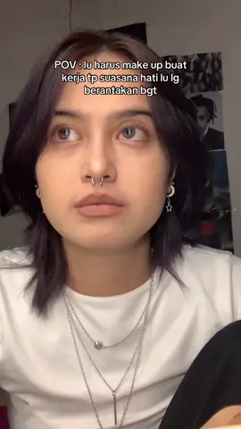 Ga bisa nahan nangis, ini sakit bgt.. keinget mulu 