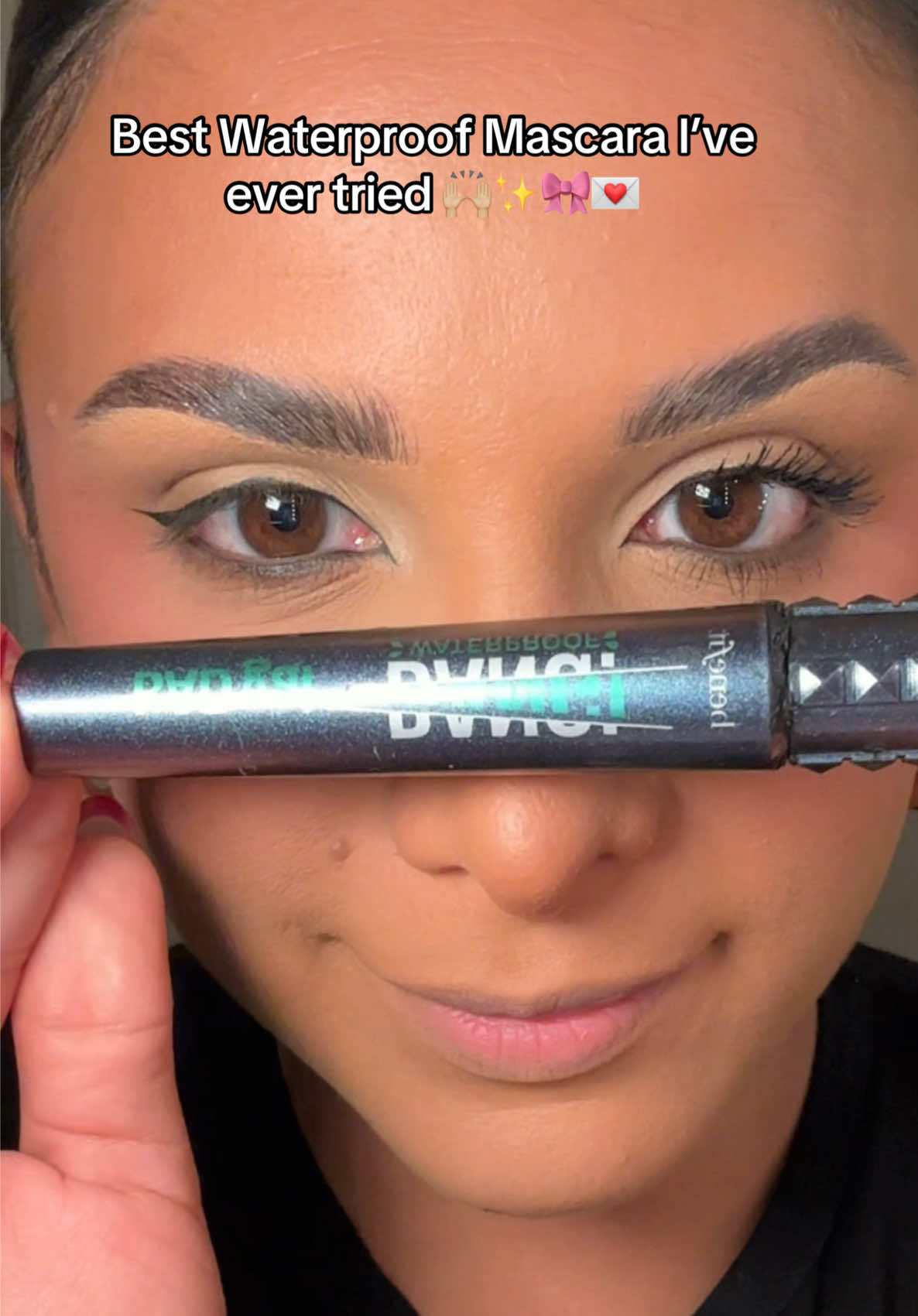 If you know you know! My eyelashes can’t hold the curl so waterproof mascara is a MUST! I’ve tried a lot and this is the best one I’ve found 🙌🏼 @Benefit Cosmetics Badgal Bang waterproof mascara #mascara #waterproofmascara #waterproofmakeup #mascarareview #benefitcosmetics #makeuptutorial #makeup #CapCut 
