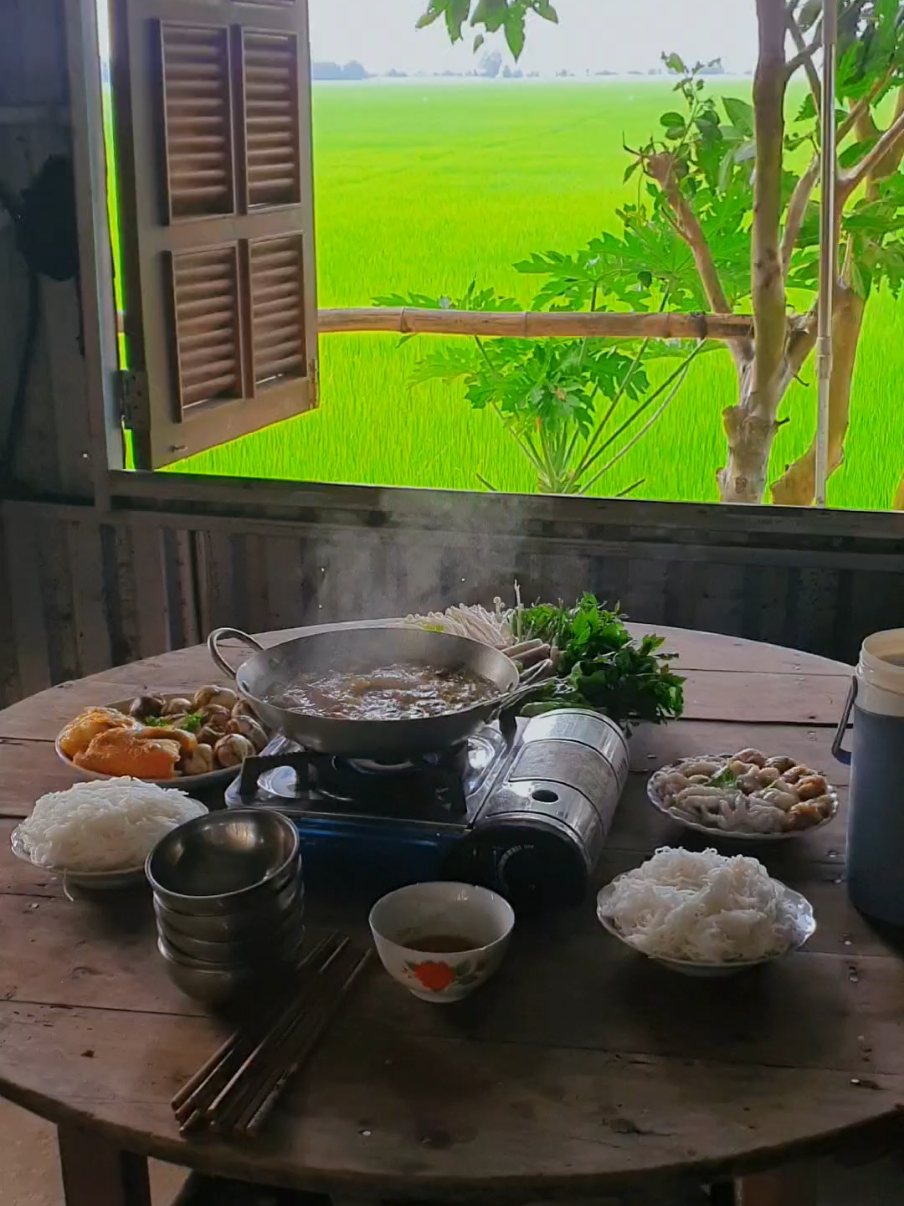 mấy ai chịu lắng nghe giờ ai cung coi trong tiền mà quên tình thân#nấuăn #ăncungtiktok #nấuăn #cơmchiềubếply🌻 #bữacơmnghèo68 #tìnhnghèocónhau #quêhươngtôi #kiêngiang #68 #CapCut 