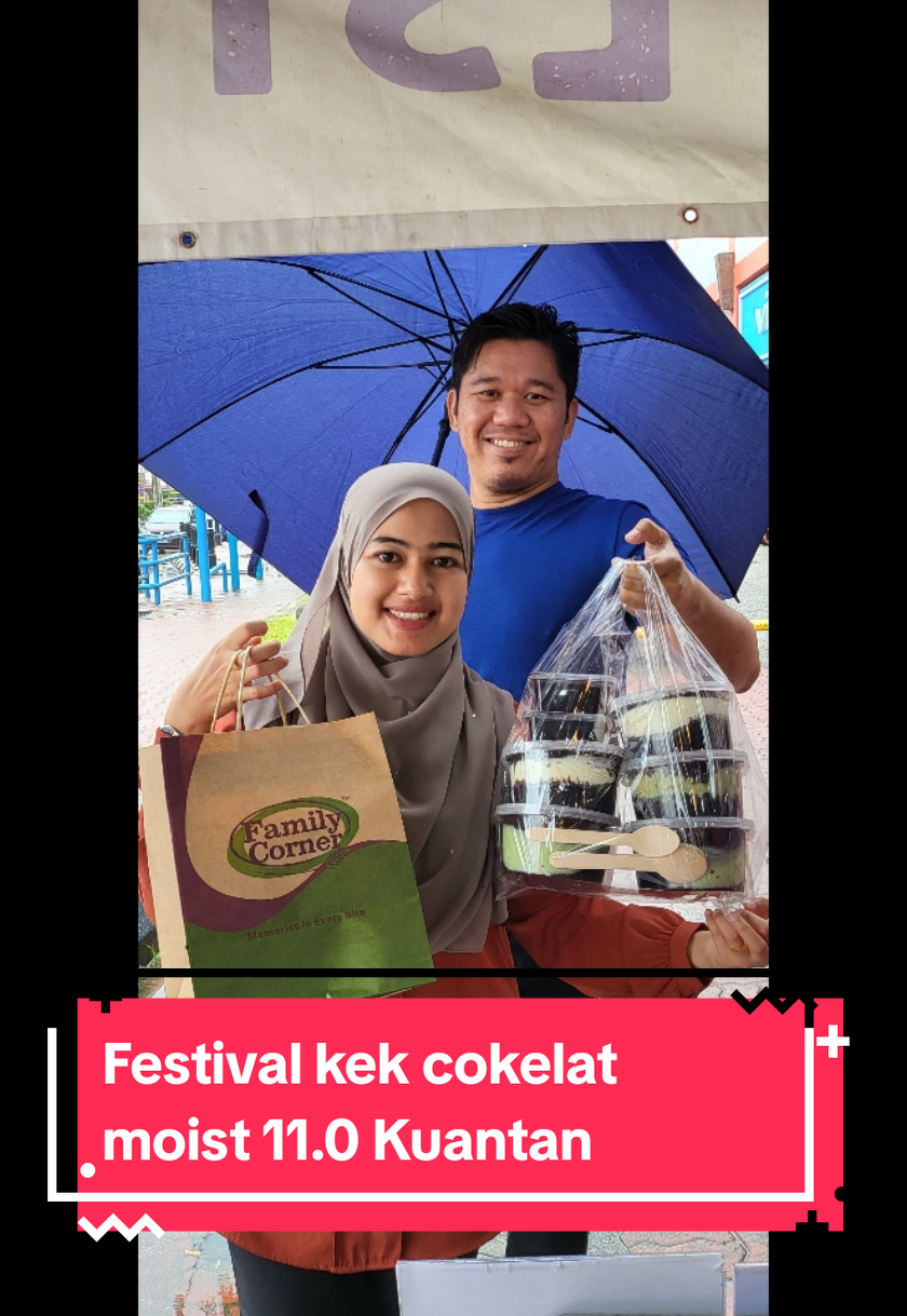 Bismillahirahmanirahim,kami dah ON dah..mana orang orang Kuantan ni???? depan Kuantan Parade tau..#temerloh #maran #kuantan #telukcempedak #cherating #fypシ #fyp #kekcoklat #kekcoklatmoist #kek 