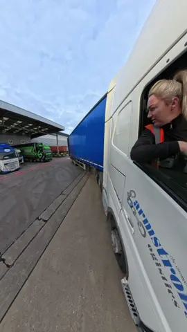Big Burd 🚛 #fy #fyp #hgv #trucks #trucks #pov #park #bay #girl #delivery #pov #trucksoftiktok #44ton #class1 
