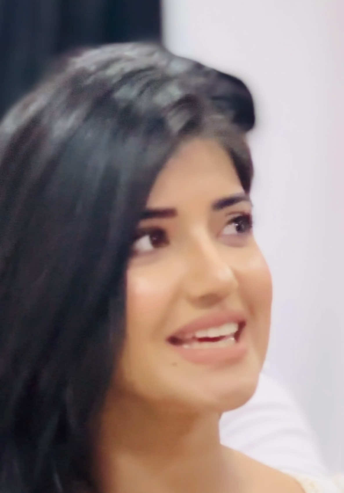 නෙත්මි රොෂෙල්ව ළඟින් ඉදන් බලද්දී තවත් ලස්සනයි නේද? 🙈😍 Nethmi Roshel Rogers (Supem Sulagak) #nethmiroshelrogers #supemsulagak 