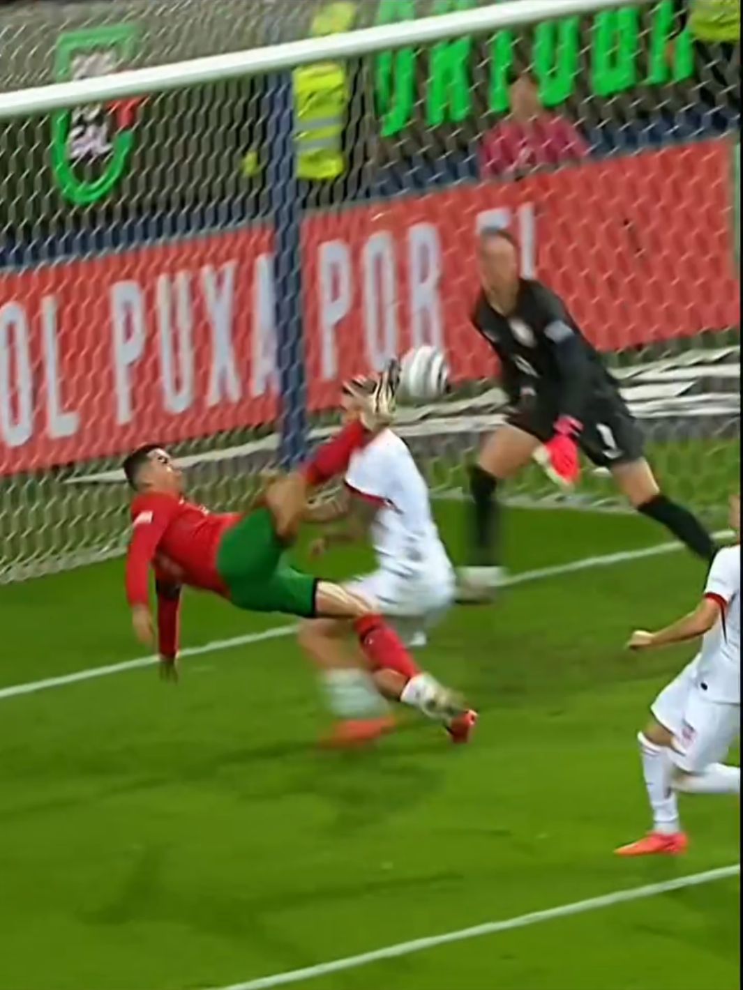 Ronaldo bicycle goal 😍😍😍 👑🐐🇵🇹 #🥰 #ronaldo #foryou #foryoupage #alnassr #🤫 #❤️‍🔥 #كريستيانو #suiiiiiiiiiiiiiii #explore #fyp #reaction #goat #tiktokarab #capcut #🥰 #ronaldo #foryou #foryoupage #alnassr #🤫 #❤️‍🔥 #كريستيانو #suiiiiiiiiiiiiiii #explore #fyp #reaction #purtugal🇵🇹 #CR7 #goat #fyp  #football #reelsviral #reelsvideo