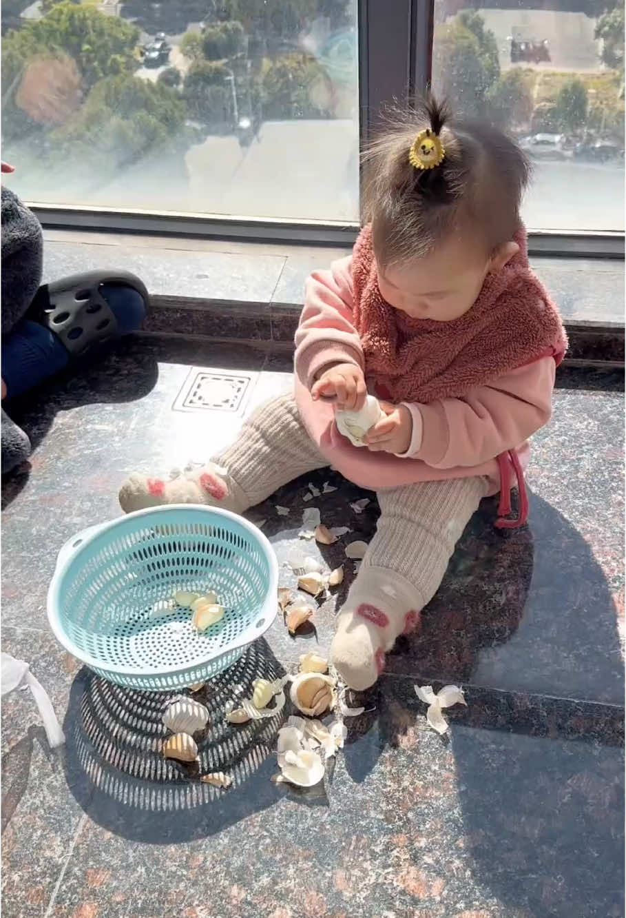 Kiếm lon sữa qua ngày 🤣 #viabexinhyeu #nhaviabeyeu #nhavia2vach #babycutevideos 